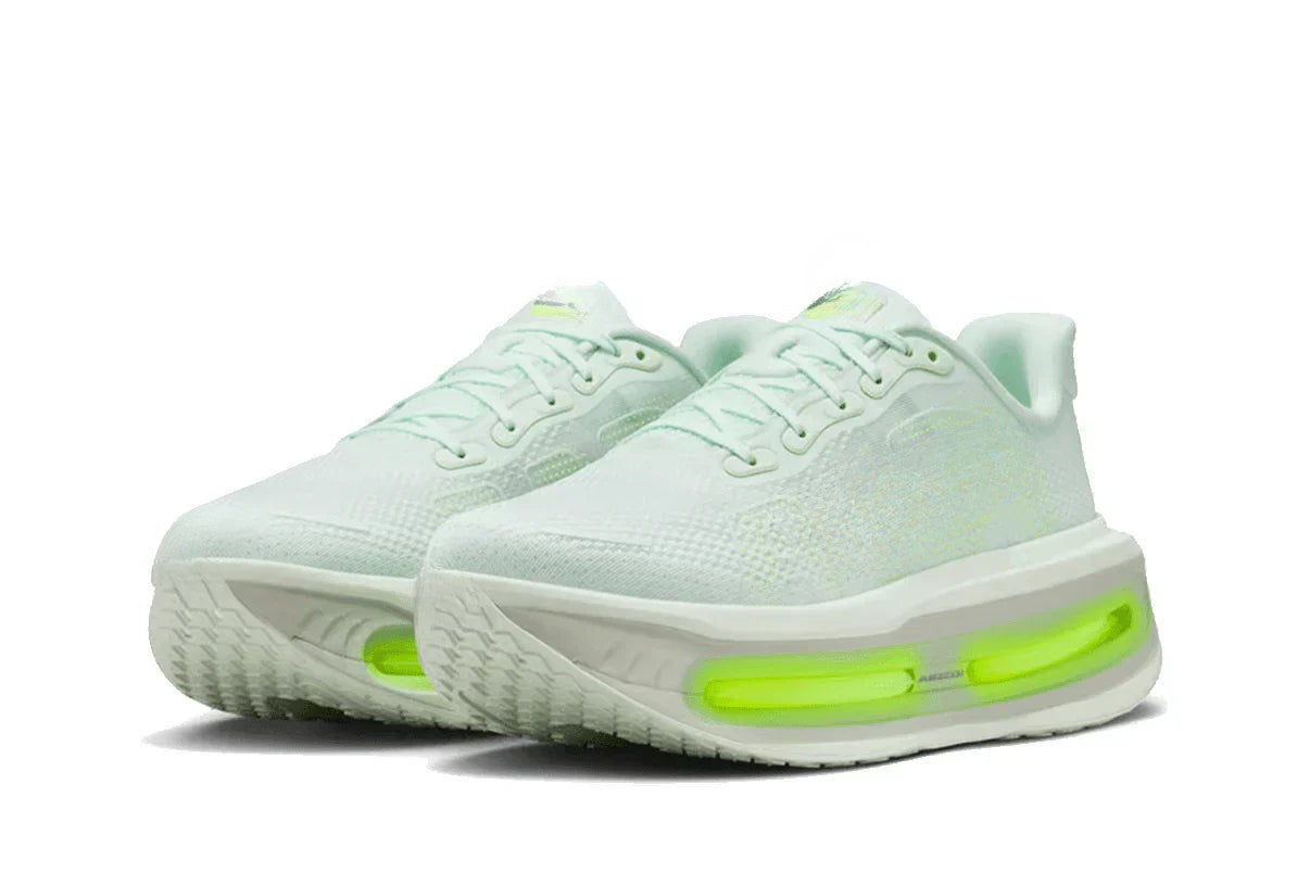 Vomero Premium Barely Volt Green